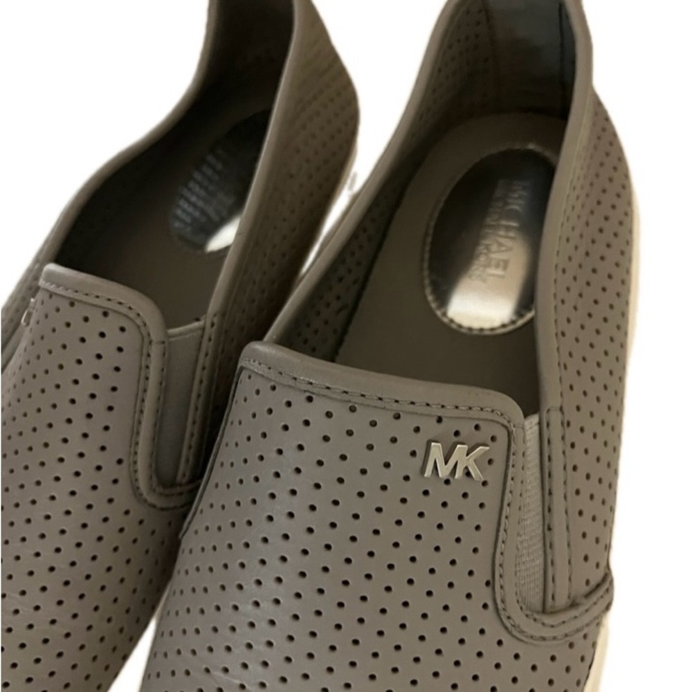 Michael Kors ‘Keaton’ Slip On Gray Leather Size 7.5M - Picture 1 of 13